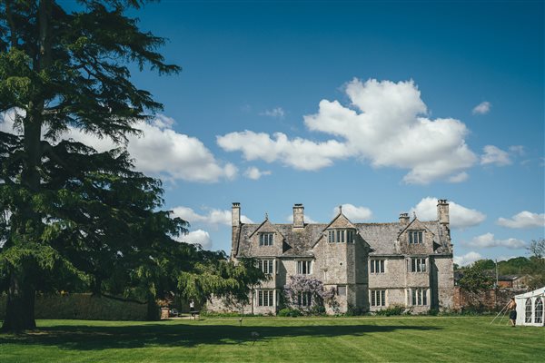 Cadhay house tudor east side